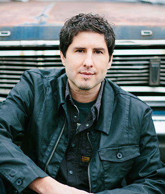 Matt de la Peña