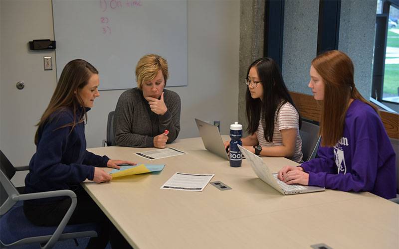 Students receiving guidance at the BSC